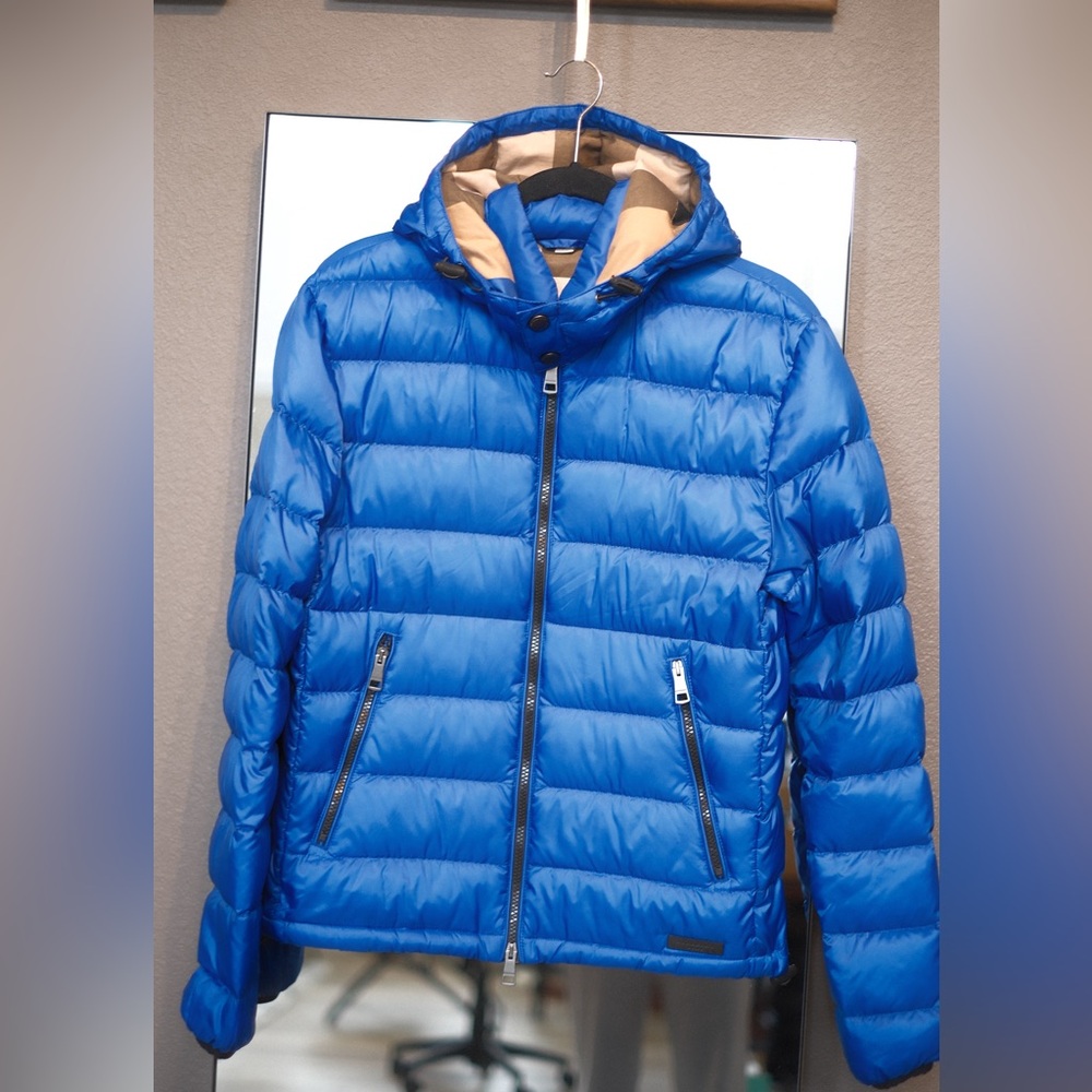 Burberry Blue Puffer Jacket with Quilted Design and Hood